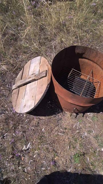 Коптильня из бочки.