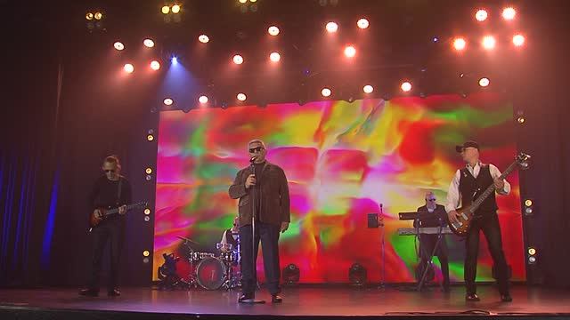 «Золотые шары» / «Golden Orbs»