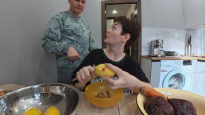 Муж таскает у меня ДЕНЬГИ и не стесняется! Готовлю фирменную селёдку под шубой для Вована! Влог