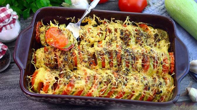 Сочная запеканка. КАБАЧКИ, ЗАПЕЧЕННЫЕ С ПОМИДОРАМИ И СЫРОМ смотреть онлайн