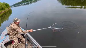 РЫБАЧИМ НА СПИННИНГИ. НАТКНУЛИСЬ НА ТОННЫ МЕТАЛЛА ПОД ВОДОЙ. ДОМАШНИЕ ДЕЛА В ДЕРЕВНЕ.
