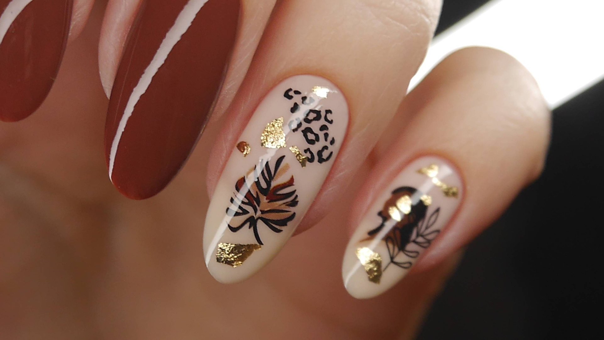 Осенний маникюр в цвете шоколада (обычный лак)