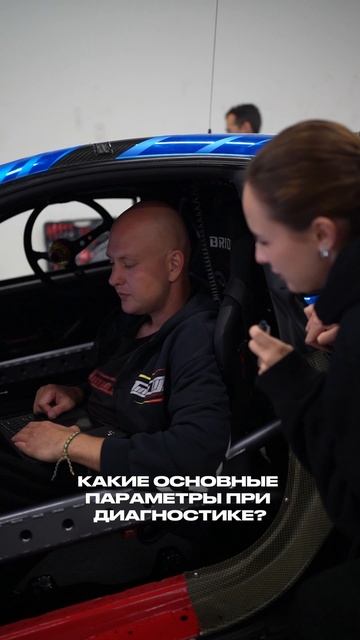 Кто этот человек с ноутбуком в боксе? 🧑🏻💻 смотреть онлайн