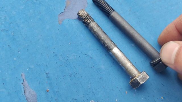 обломался болт под заглушкой КПП коробки передачи ВАЗ НИВА Шевроле смотреть онлайн