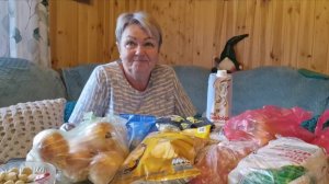 С УТРА ПОРАНЬШЕ УЖЕ ПРИВЕЗЛИ ГРИБОВ ИЗ ЛЕСА, А ПОТОМ НА  РЫНОК, ПОСМОТРИМ ЧТО КУПИЛИ.