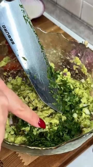ХРУСТЯЩИЕ БАГЕТНЫЕ ТОСТЫ С КРЕВЕТКАМИ И ГУАКАМОЛЕ #Рецепты #Кухня #рекомендации #new #top #trend смотреть онлайн