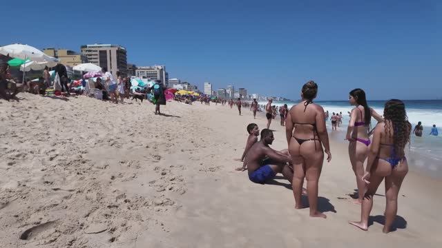 Красивая прогулка днем по пляжу Леблон - август 2025. Красивая природа смотреть онлайн