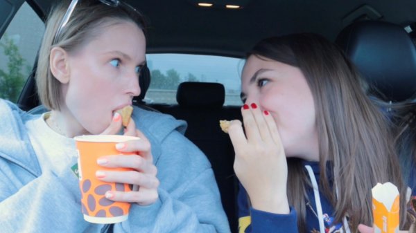 влог с Яной и мукбанг с бургерами