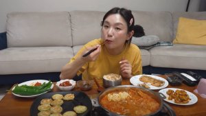🔥🍲 Мукбанг и Mukbang: Корейская домашняя еда ★ суп кимчи, запеченная рыба, соленые морепродукты