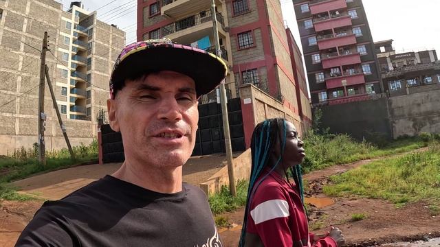ЦИВИЛЬНЫЙ РАЙОН В НАЙРОБИ НЕПОДАЛЁКУ ОТ БЕДНОЙ МЕСТНОСТИ АФРИКА смотреть онлайн
