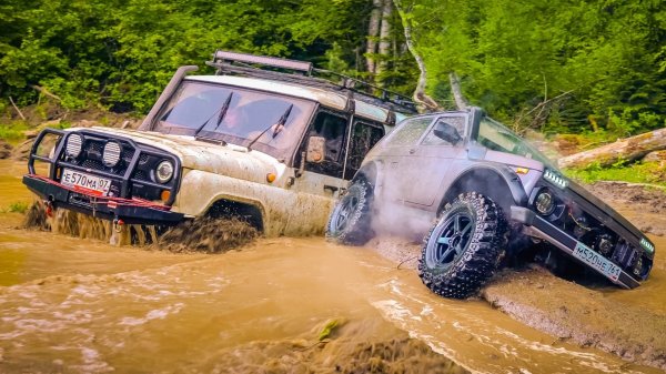 ТАК НИКТО НЕ ПОВТОРИТ! ОБЕЗУМЕВШИЕ УАЗЫ поспорили с НИВАМИ и БОЛОТОХОДАМИ на бездорожье