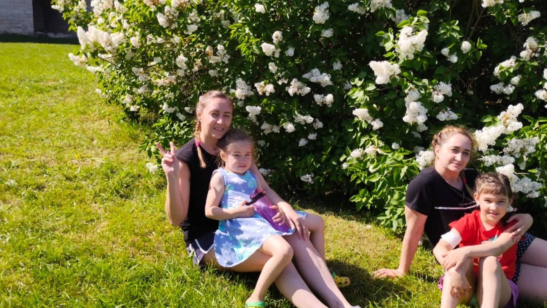 Старая Ладога с детьми,в 2021 мы посетили Старую Ладогу. Одно из первых видео,тогда ещё трёх сестриц смотреть онлайн