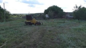 Тестируем сенокосилку укладывающую траву в валки