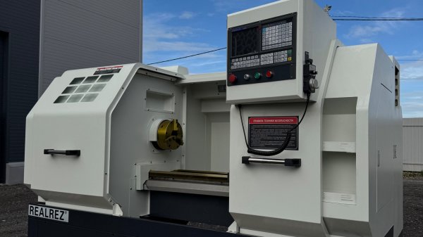 Токарный станок с ЧПУ REALREZ CK6150/1000 GHM4.