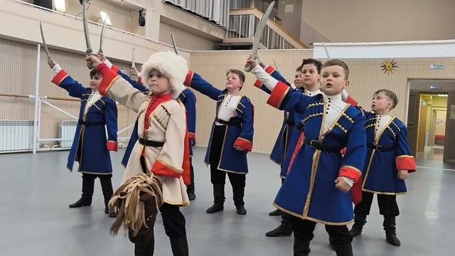 сыночек Руслан на коне