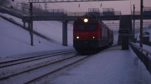Электровоз ЭП1-036 с вагоном-путеизмерителем.