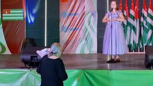В День независимости в Абхазии. Гудаута, 2025 год. На улице концерт