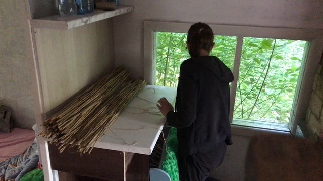 Первая примерка декоративного забора из камыша смотреть онлайн