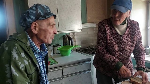 Дед Матвей благодарит тетю Валю. смотреть онлайн