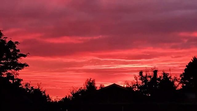 ЭКСКЛЮЗИВ Закат и закатные облака 24 августа 2025г. Часть 2 смотреть онлайн