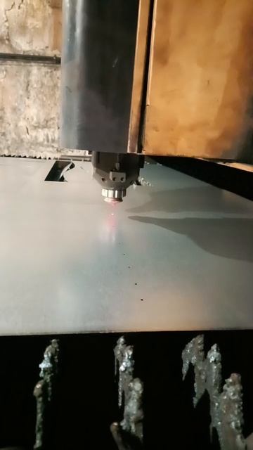 Лазерная резка кожуха отвода из оцинкованной стали