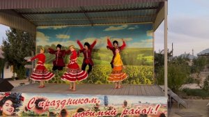 Красивый казачий танец «Ойся, ты ойся»