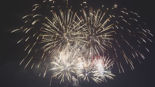 День города ЧЕРНОГОРСК 2025 САЛЮТ ПРАЗДНИЧНЫЙ ФЕЙЕРВЕРК смотреть онлайн