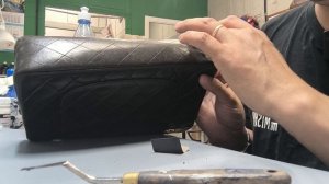 Реставрация сумки Chanel из деликатной кожи