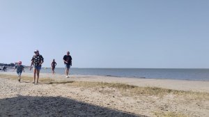 Приморско-Ахтарск  в конце августа. Набережная совсем пустая.