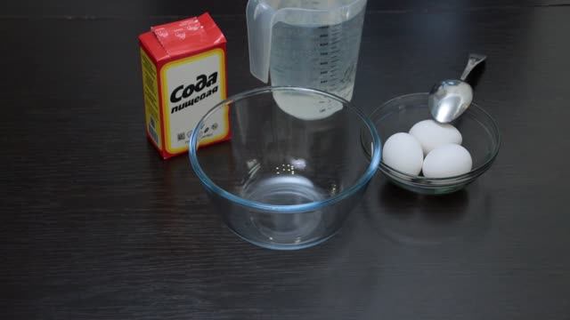 Обработка яиц перед готовкой сода