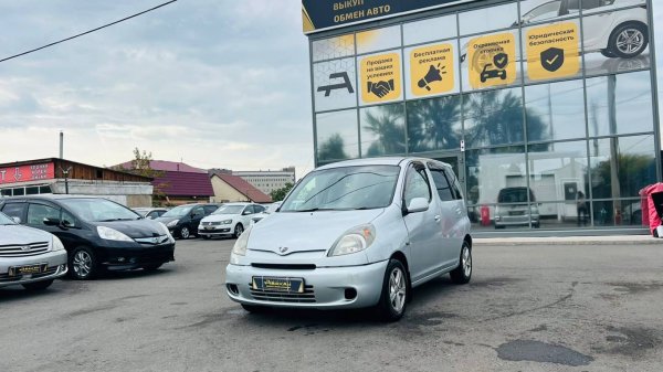 Toyota Funcargo, 2000 год