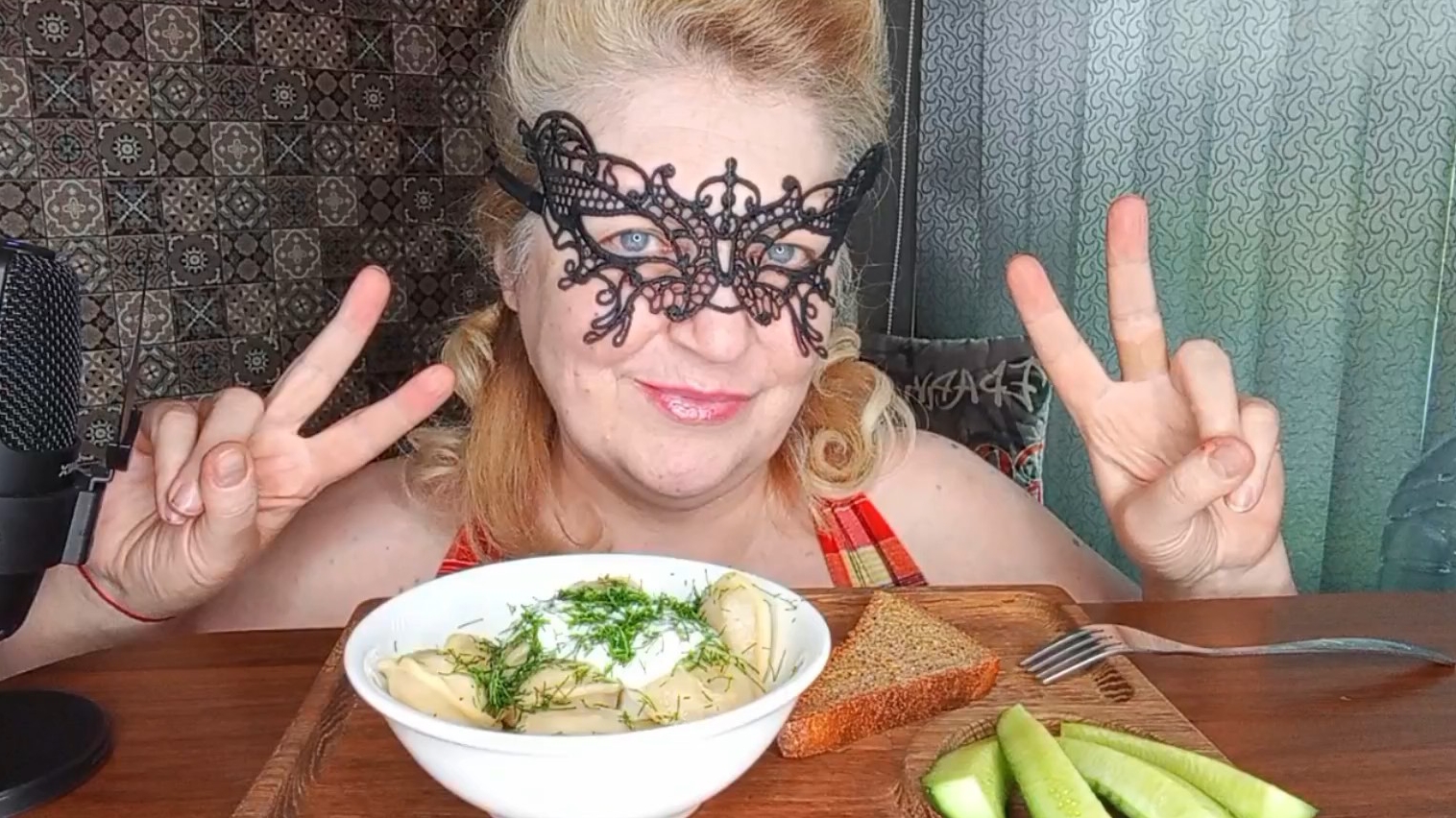 МИНИ ОБЖОРЧИК ОТ СВЕКРУШКИ.Мукбанг/еданакамеру/еда/ смотреть онлайн