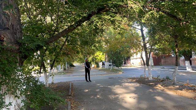 распаковка и примерка фирменной олимпийки DL Audio с молнией смотреть онлайн