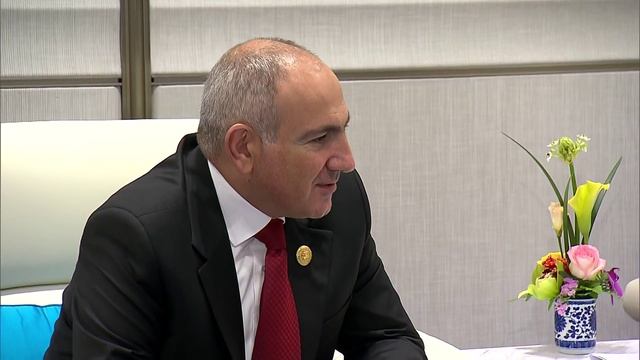 Встреча с Николом Пашиняном смотреть онлайн