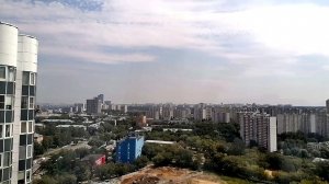 За окном. Найди промышленного альпиниста.