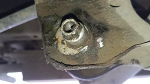 Chery Tiggo, эксцентрики регулировки развала на задней оси, приварены.