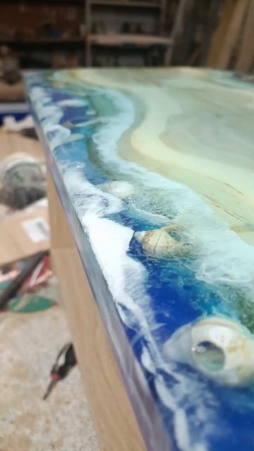 Столик с морскими воспоминаниями