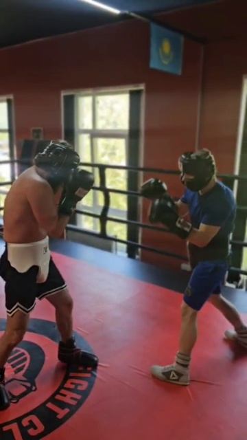 Подвигались с чемпионом 💪🥊🥊🥊http://t.me/box_zayakinteam