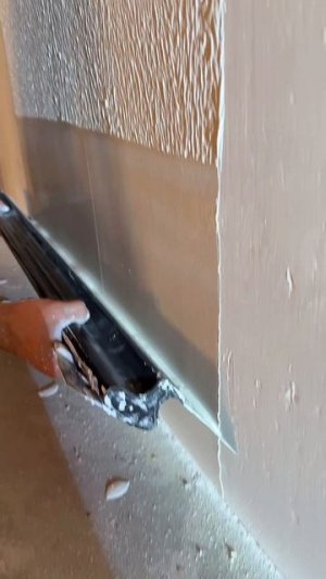 Шпатлевание стен.