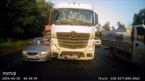 ДТП в Подмосковье с фурой «Поворотник включил - он увидит, да!»