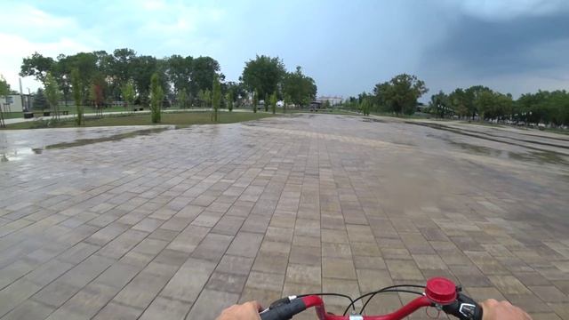 На велосипеде по Славянску-на-Кубани, проливной дождь