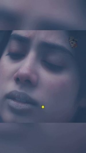 Девушка заперта в морозильнике