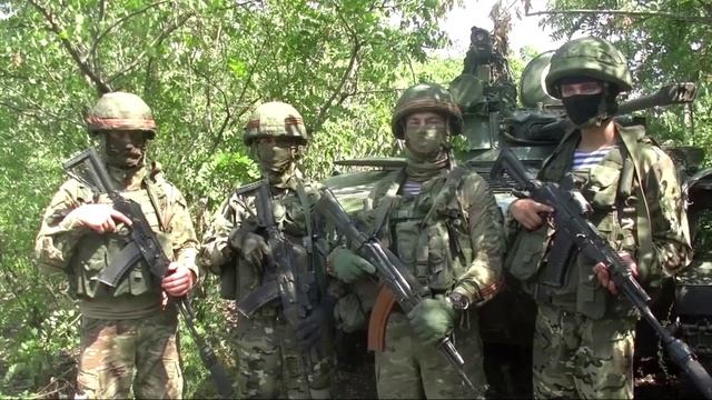 ПОСМОТРИ НА НЕГО🤙(ВИА РГВВДКУ "Крылатая пехота")🤙🤙🤙 смотреть онлайн