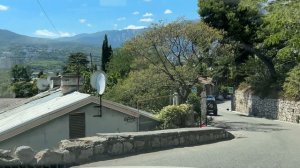 Ялта. От ост.Халтурина, вниз по улице до Кирова, мимо дома с Чайкой. 16.08.25. Крым. Crimea. Yalta.