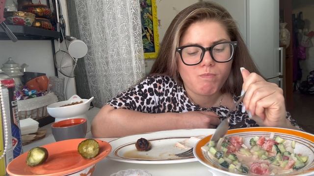 МУКБАНГ ПЕЛЬМЕНИ ОТВЕЧАЮ НА ВОПРОСЫ ОТКРОВЕННО смотреть онлайн