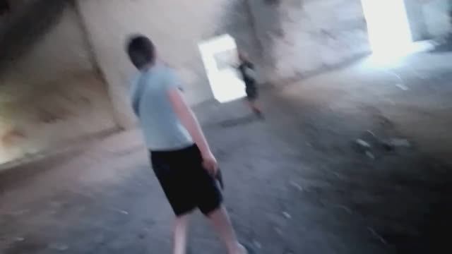 ОДИН ИЗ НАС ОКАЗАЛСЯ ПРЕДАТЕЛЕМ! Раздабыл пистолет. Санёк укусил Женька и он стал маньяком.