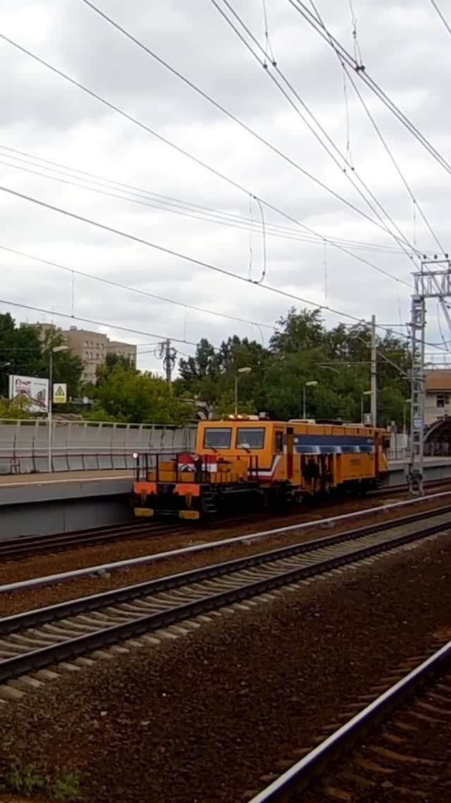 Путевая машина ПМА-С-03 (ПМС-309) следует по 5-му приёмо-отправочному пути. смотреть онлайн