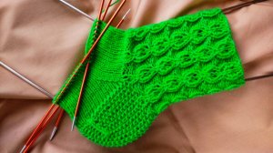 Удивительно затейливый узор для носков / подробный мк / узоры спицами для начинающих.