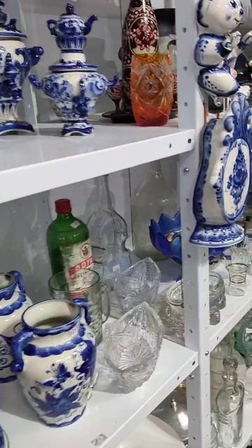 Фигурки Гжель на рынке в Гусь-Хрустальном смотреть онлайн