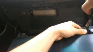 Люфт бардачка Toyota Camry 40: Быстрый ремонт своими руками